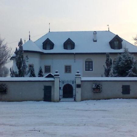 Castle Kastiel Kotesova Apartment Bagian luar foto