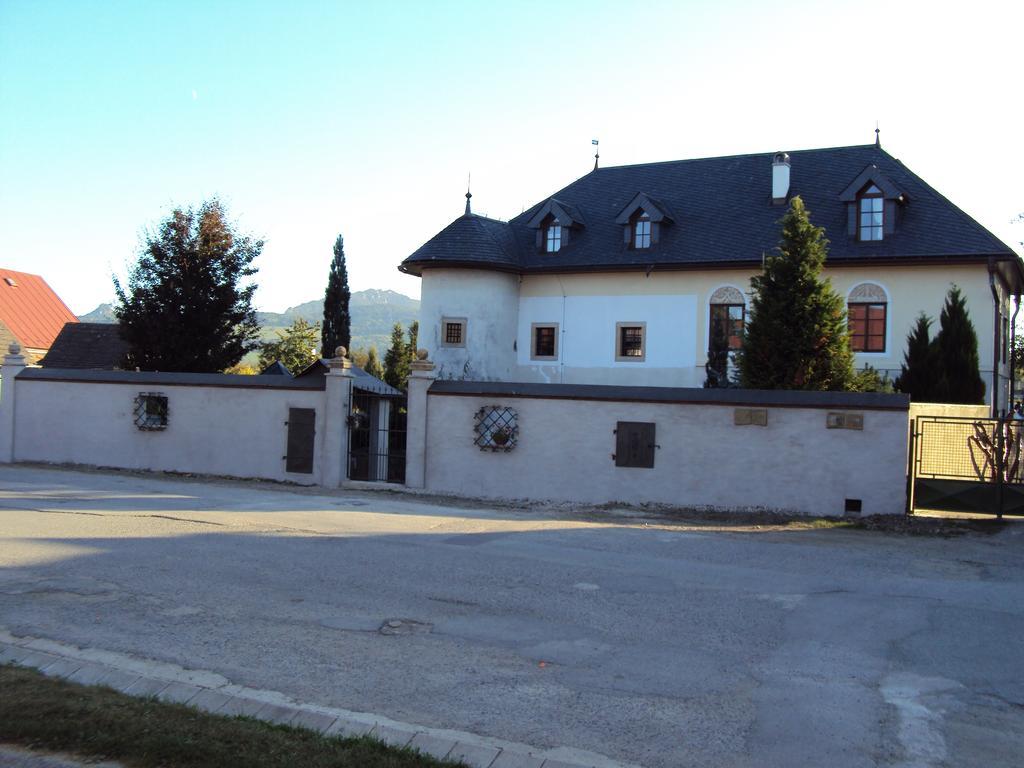 Castle Kastiel Kotesova Apartment Bagian luar foto