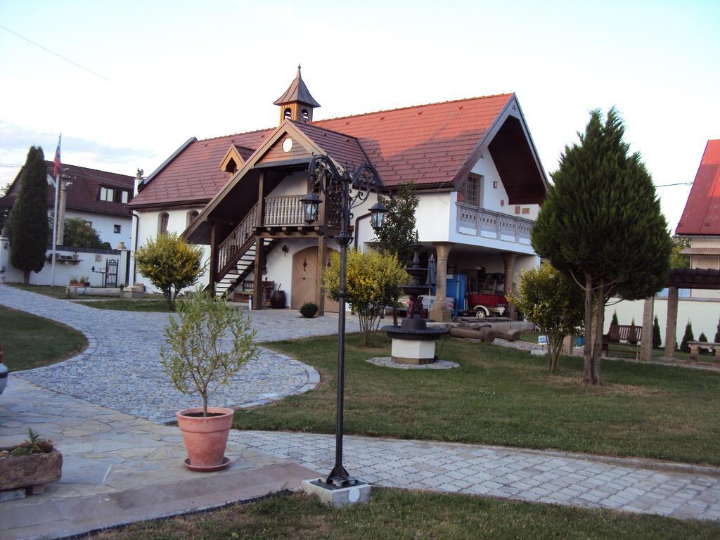 Castle Kastiel Kotesova Apartment Ruang foto