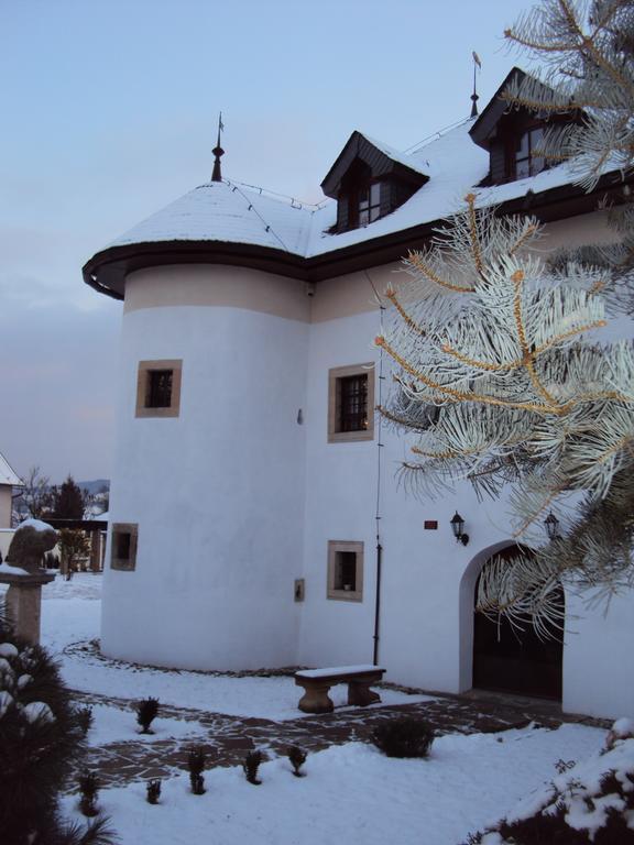 Castle Kastiel Kotesova Apartment Bagian luar foto