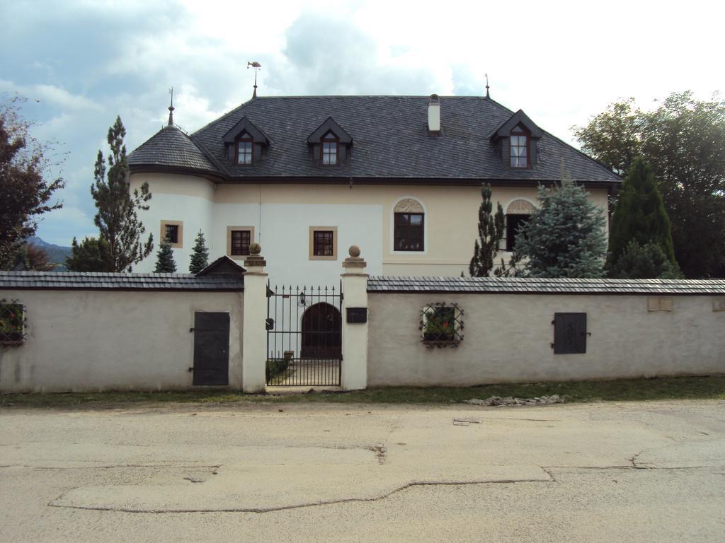 Castle Kastiel Kotesova Apartment Bagian luar foto