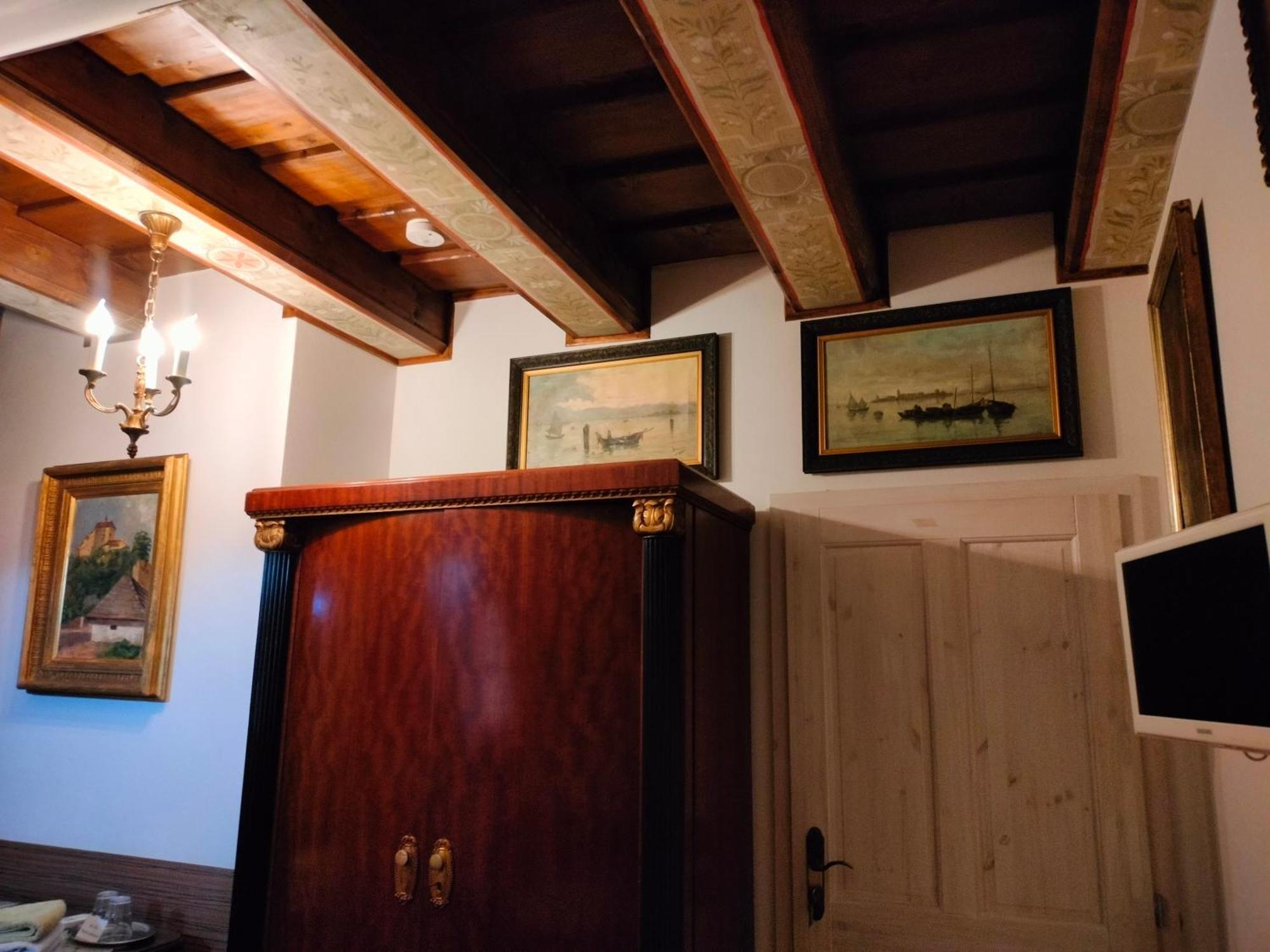 Castle Kastiel Kotesova Apartment Bagian luar foto
