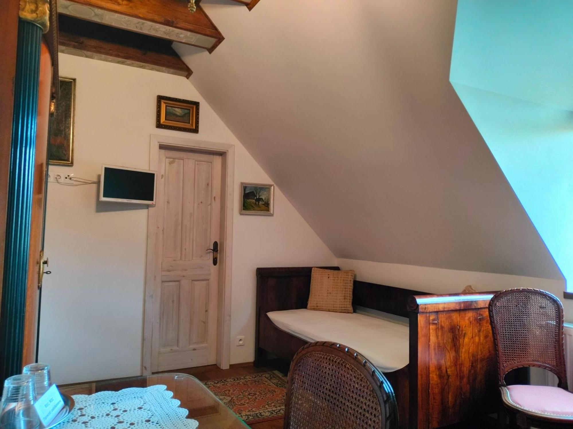 Castle Kastiel Kotesova Apartment Bagian luar foto