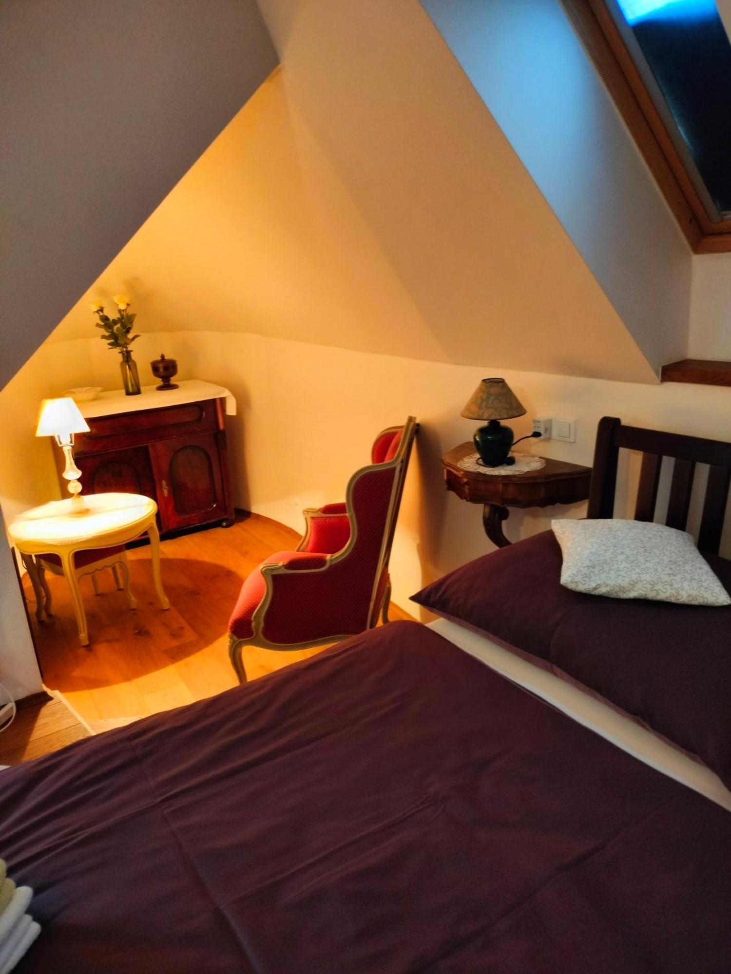 Castle Kastiel Kotesova Apartment Bagian luar foto
