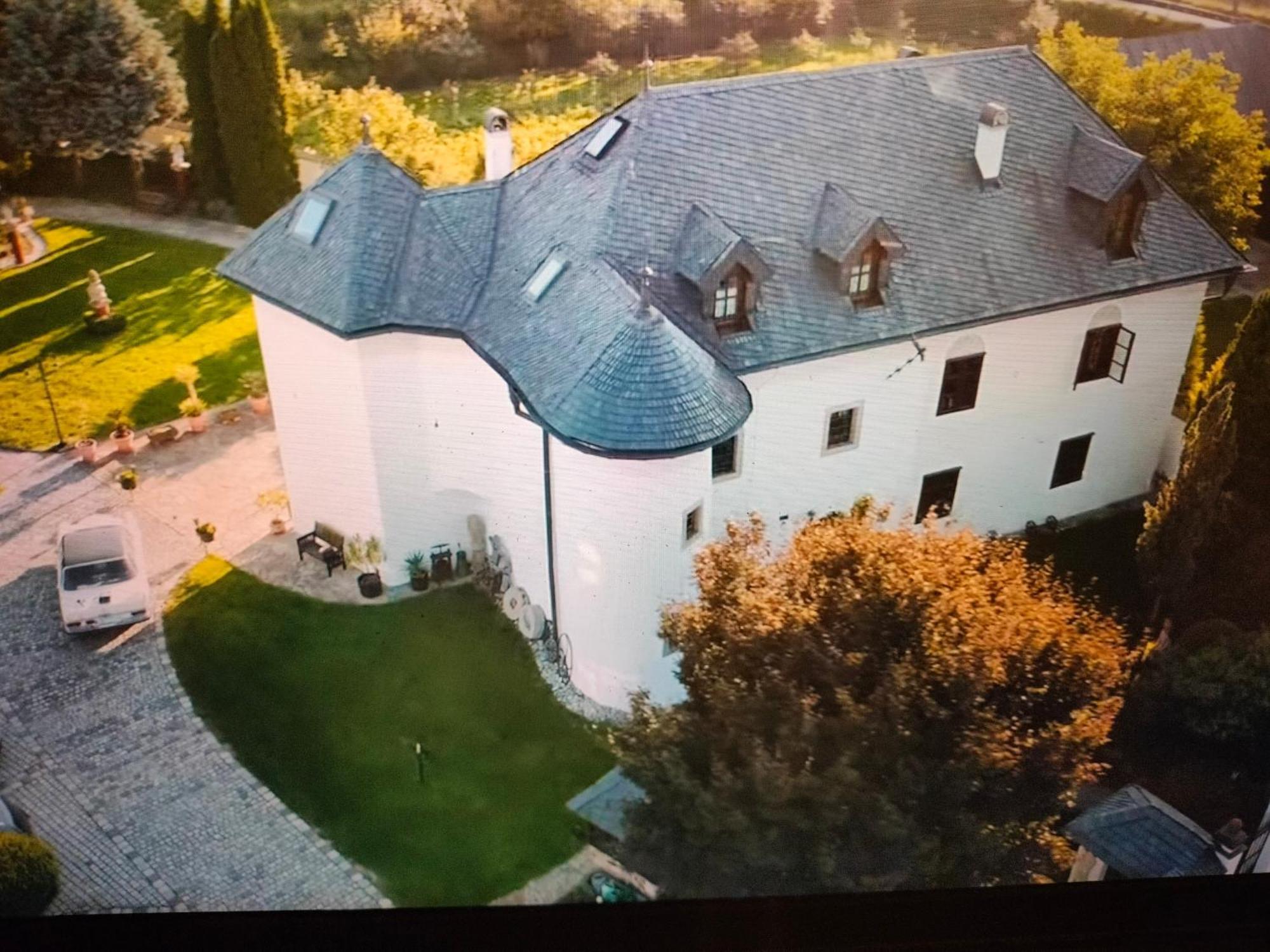 Castle Kastiel Kotesova Apartment Bagian luar foto