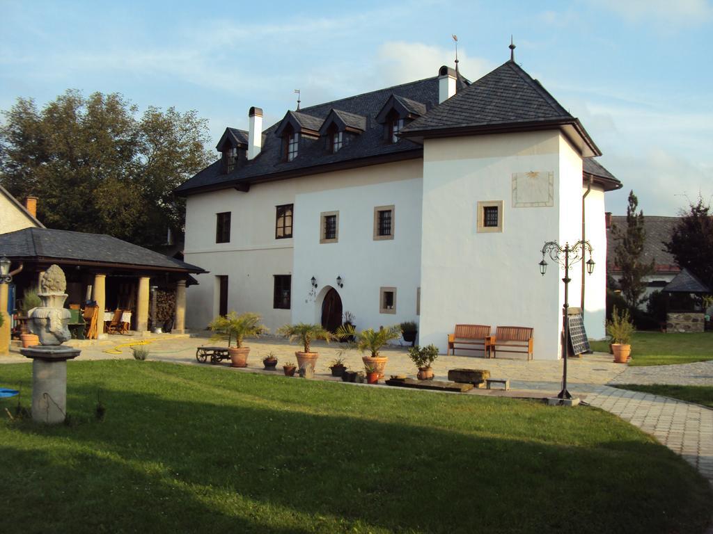 Castle Kastiel Kotesova Apartment Bagian luar foto