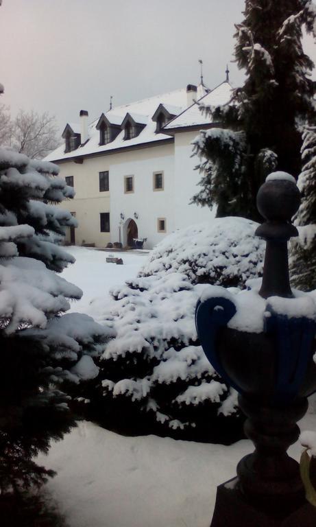 Castle Kastiel Kotesova Apartment Bagian luar foto